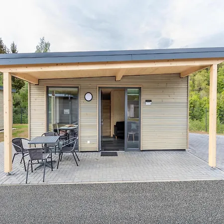 Lakeside Bungalow, Cleaning Included Ferienhaus Hallschlag