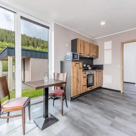 Lakeside Bungalow, Cleaning Included Hallschlag