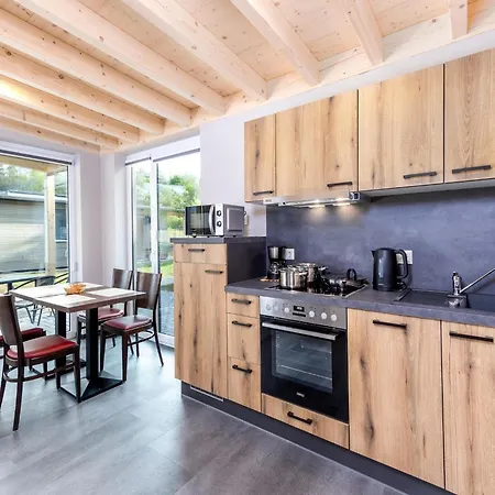 Lakeside Bungalow, Cleaning Included * Hallschlag