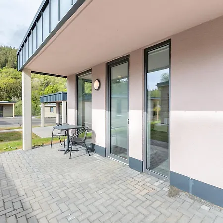 Lakeside Bungalow, Cleaning Included Ferienhaus *