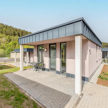 Ferienhaus Lakeside Bungalow, Cleaning Included Hallschlag