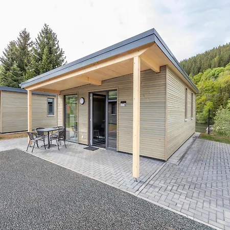 Lakeside Bungalow, Cleaning Included Ferienhaus Hallschlag